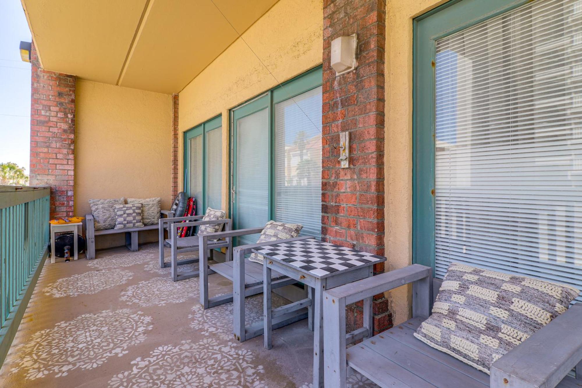 Luxe South Padre Condo With Pool - Walk To Beach! เซาท์ปาเดรไอส์แลนด์ ภายนอก รูปภาพ
